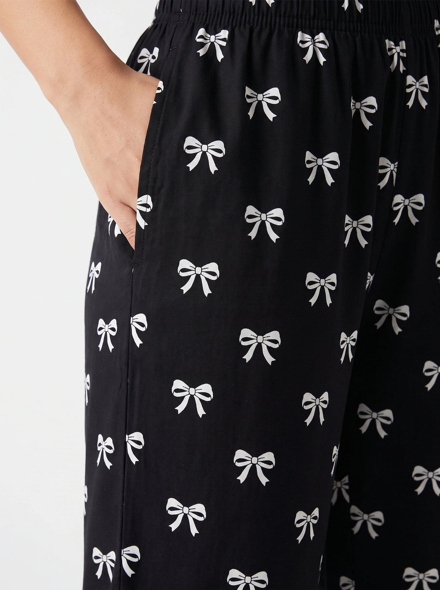 Black and White Bow Print Full Sleeve Linen PJ Set for Women - view 7
