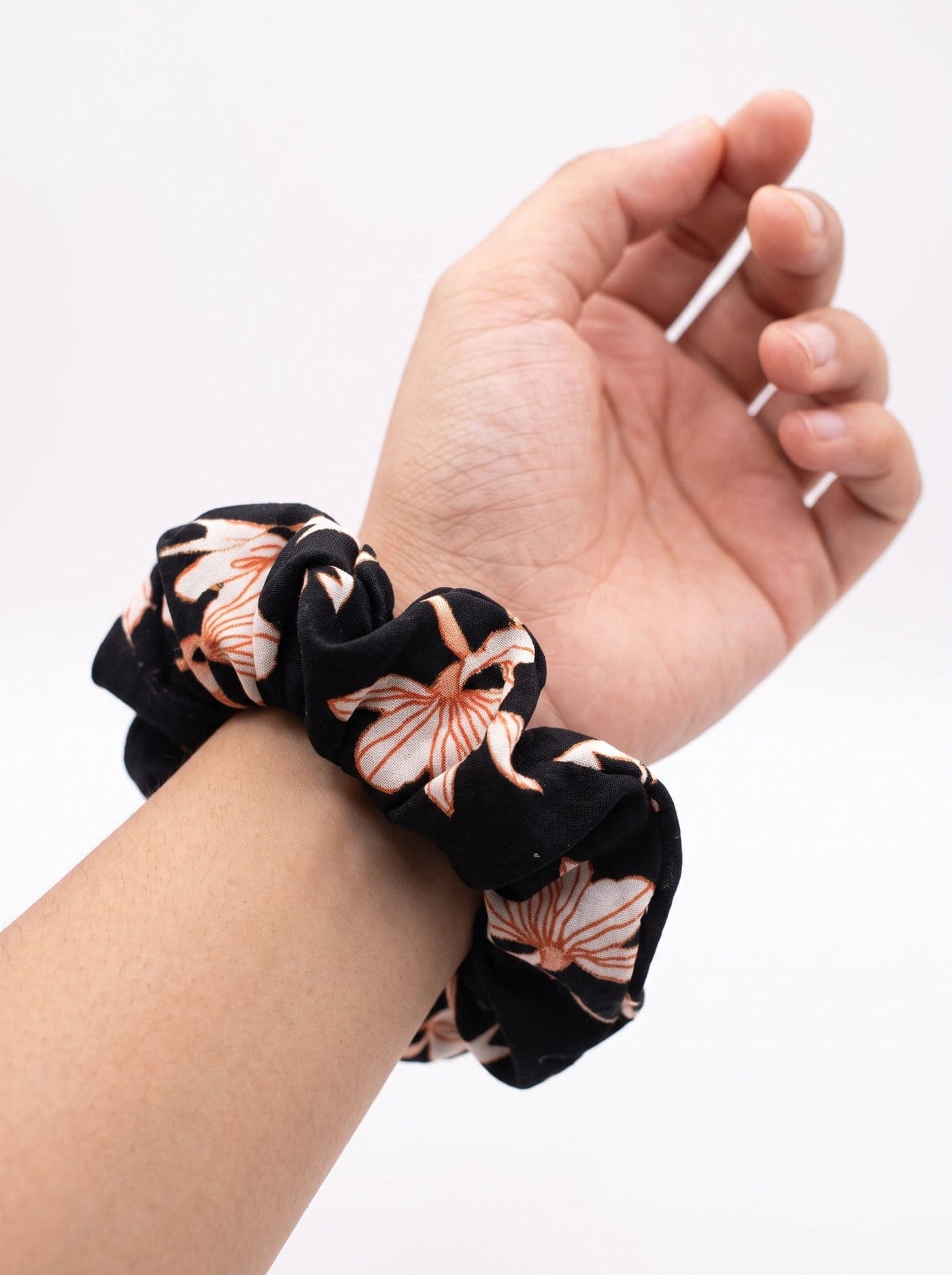 Black and Peach Bow Print Full Sleeve Linen PJ Set for Women - view 7