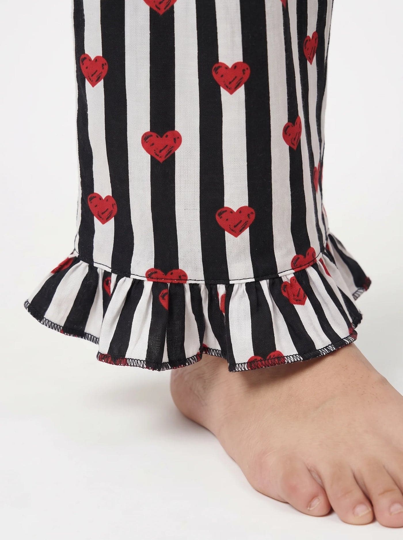 Black Heart Striped Linen PJ Set for Women - view 6